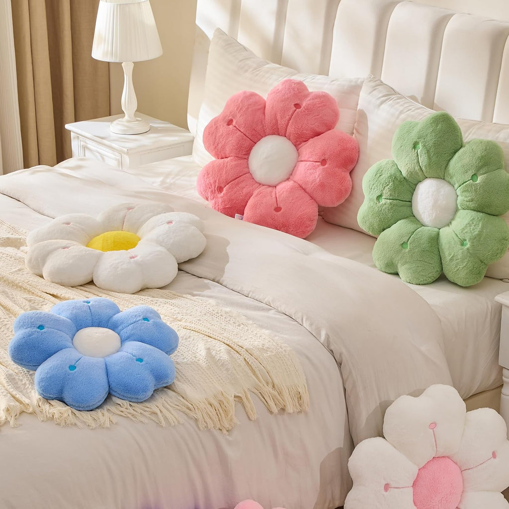 Daisy Bloom Plush Throw Pillow